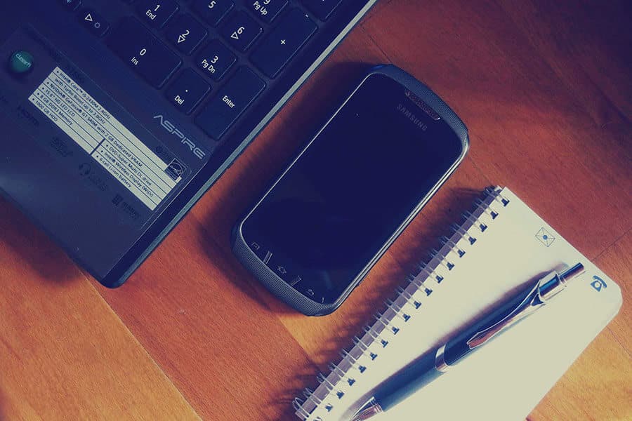 laptop-phone-notebook