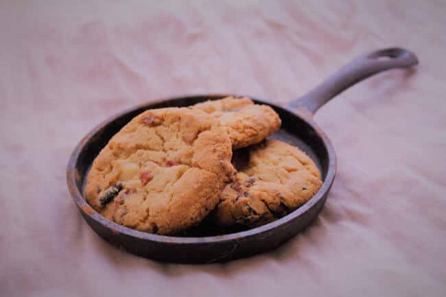 skillet of chocolate chip cookies